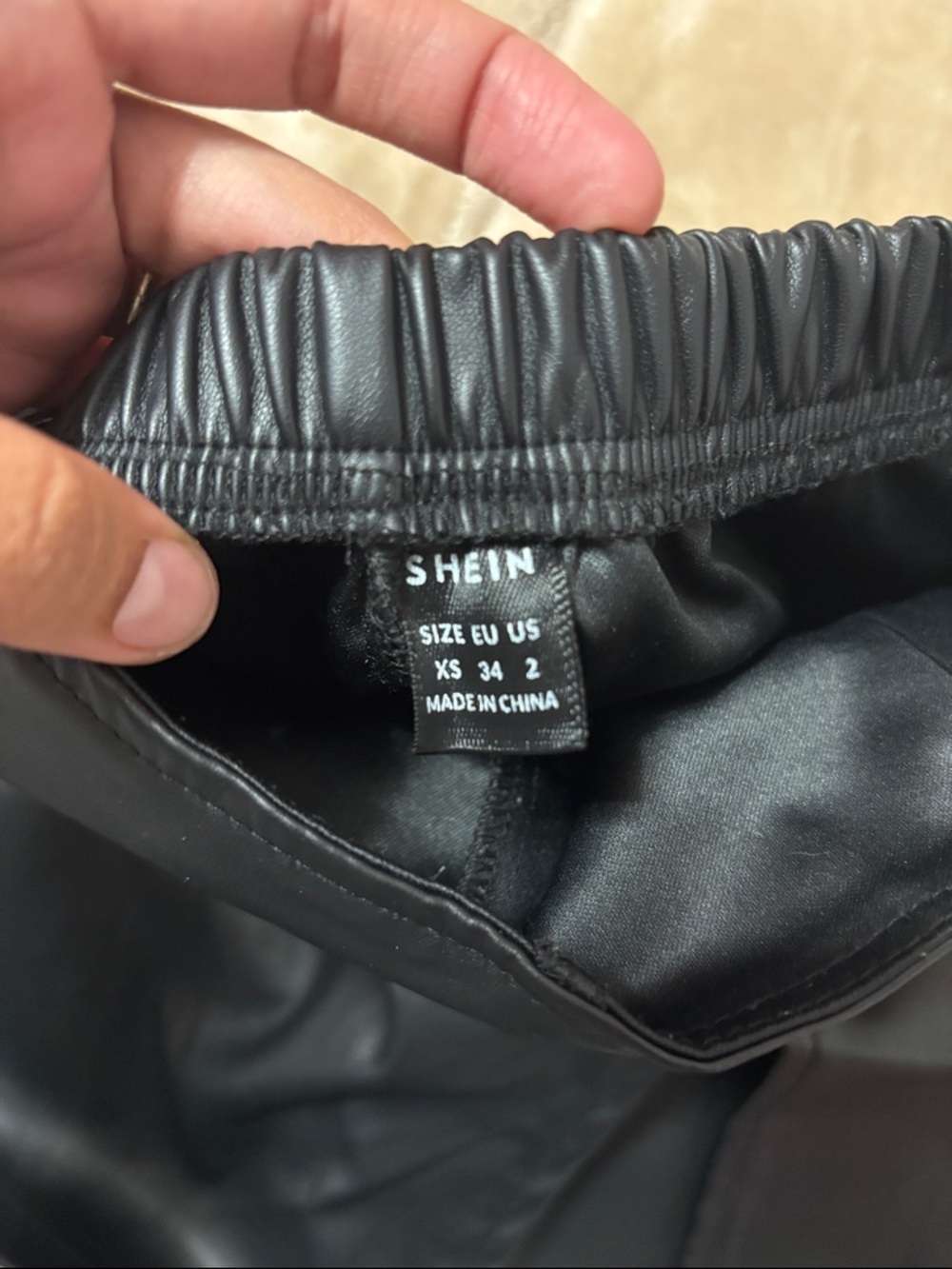 SHEIN Black Faux Leather Asymmetrical Skort with Zip Accent - Picture 2 of 3